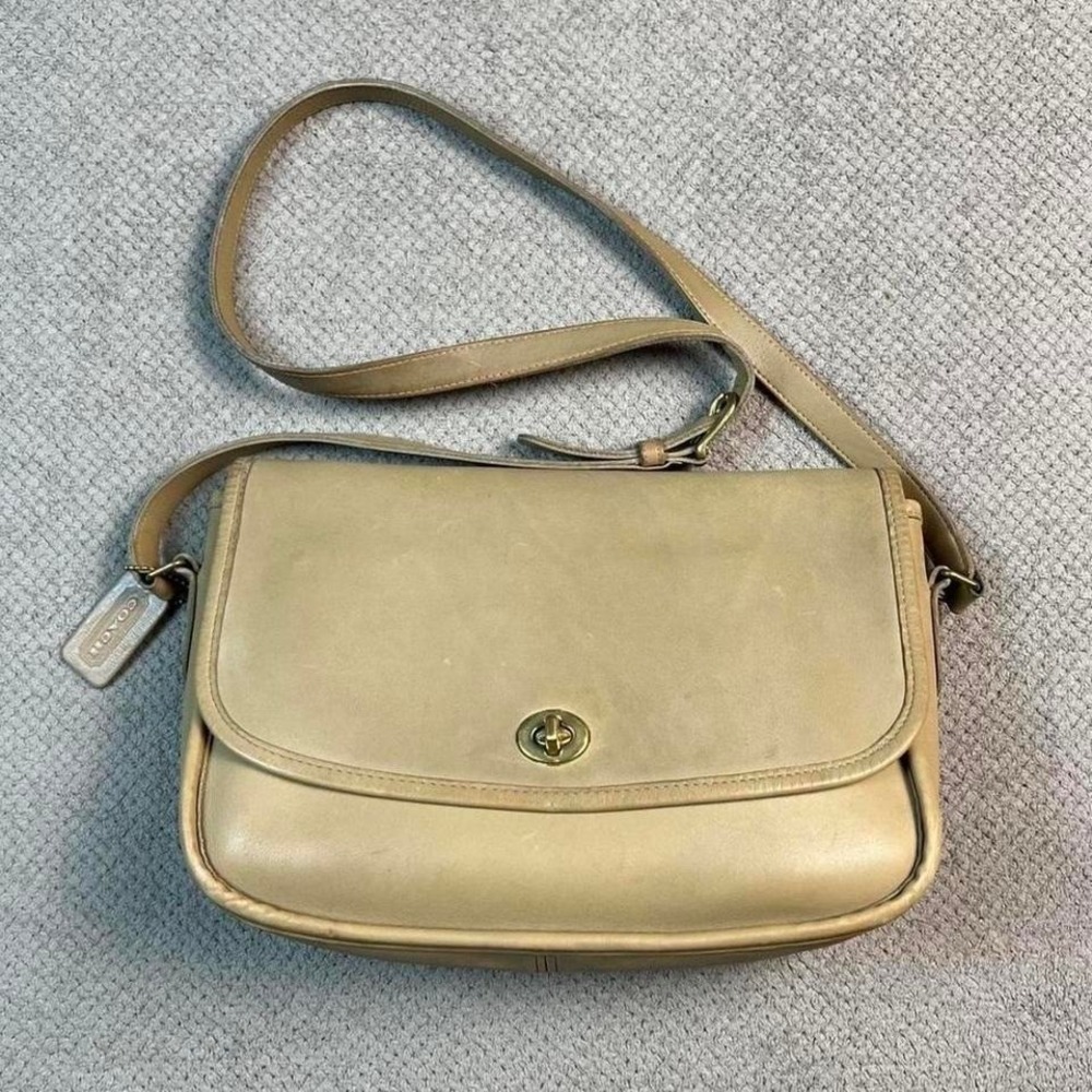 Vintage Coach 9790 British Tan Leather City Bag